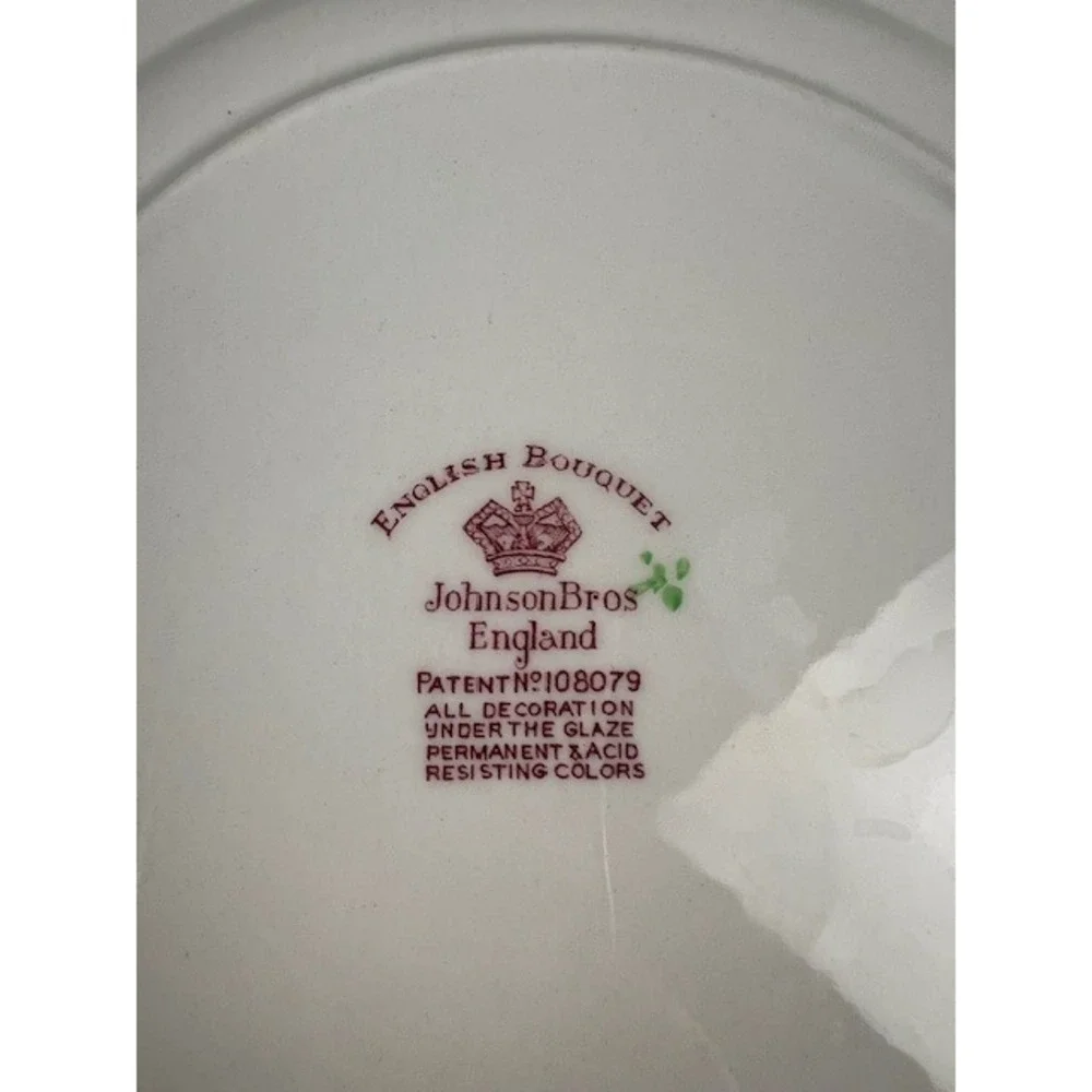 Johnson Brothers English Bouquet Dinner Plate Floral Scalloped Rim 10 In England